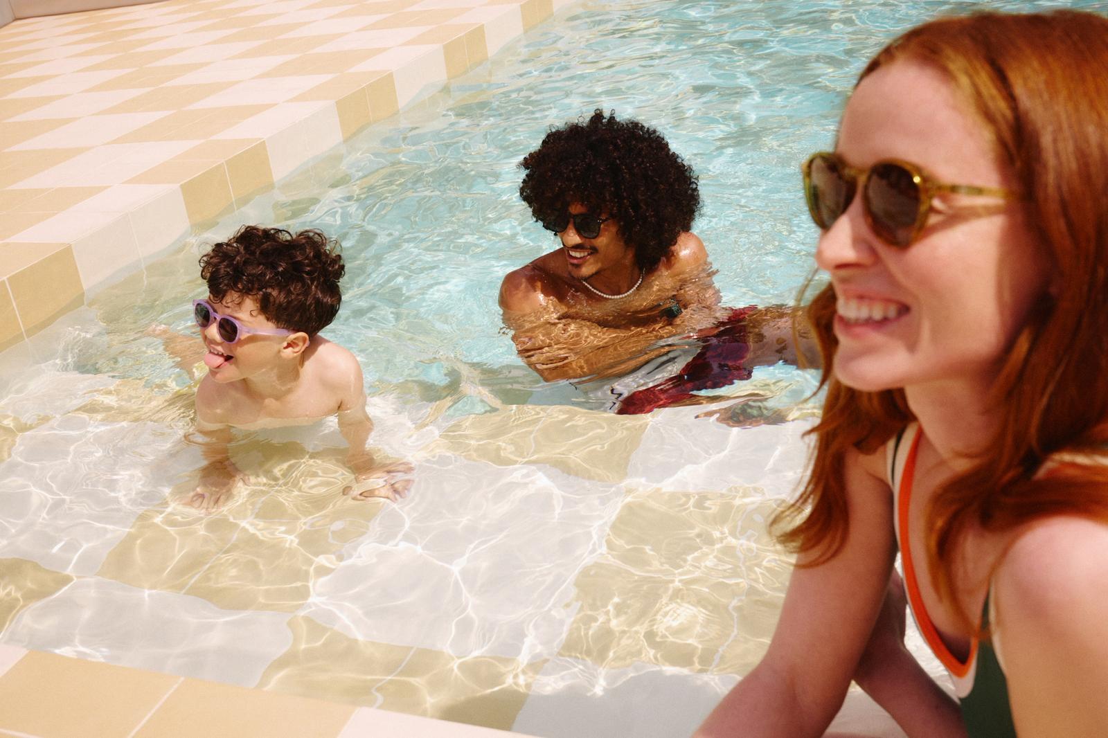 Izipizi conquista España con sus funcionales gafas cool