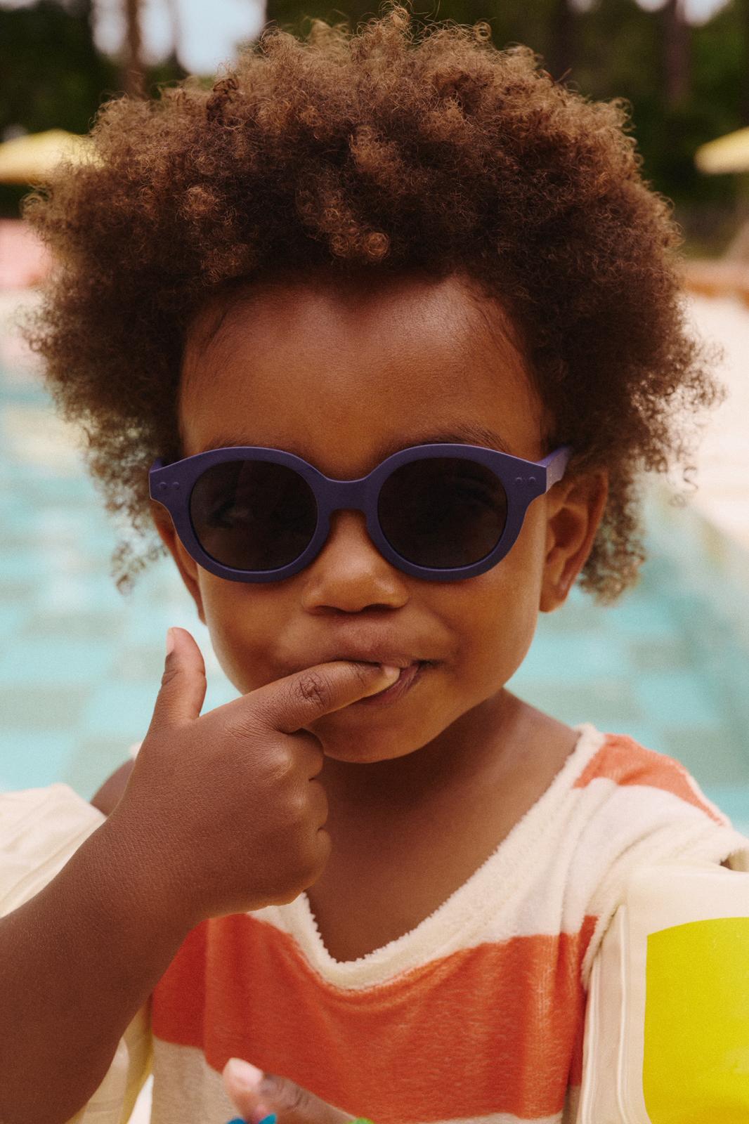 Izipizi conquista España con sus funcionales gafas cool