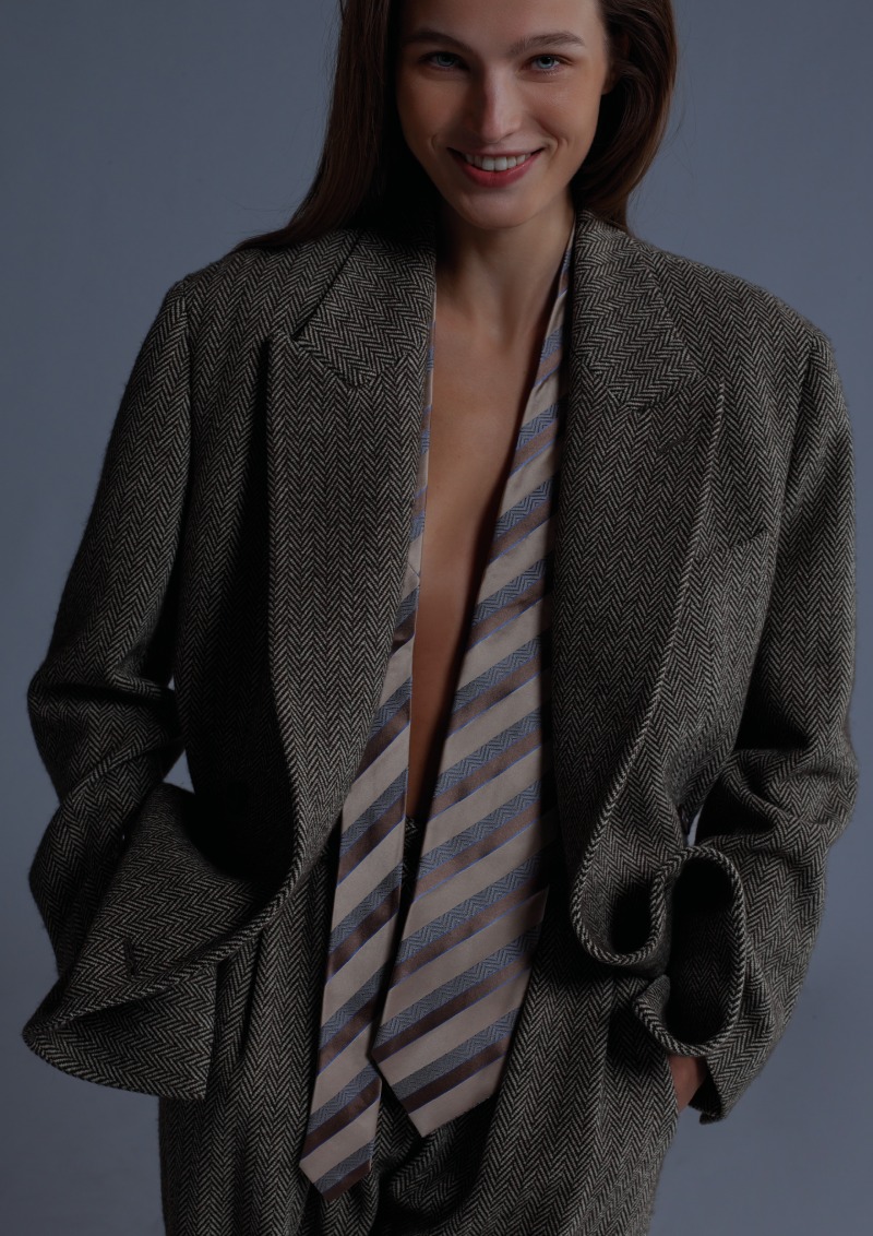 Armani Archivio reproduce los looks más icónicos de Armani