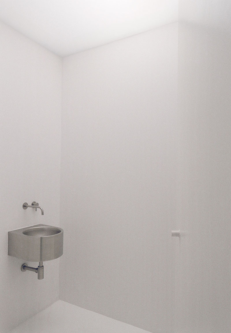 Hanghar HQ: un antiguo taller mecánico en su sede central