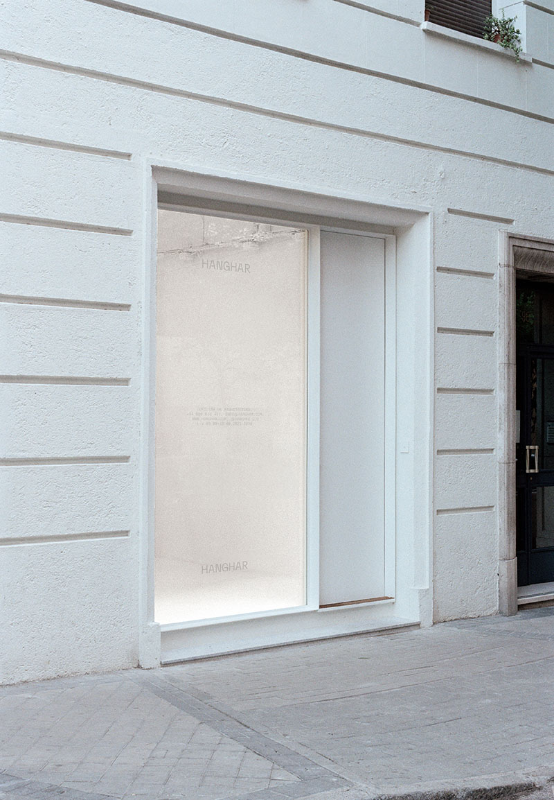 Hanghar HQ: un antiguo taller mecánico en su sede central