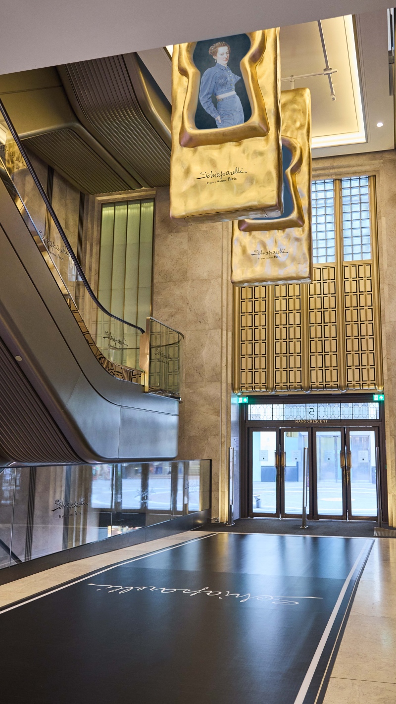 Harrods también instala su exhibición de Schiaparelli