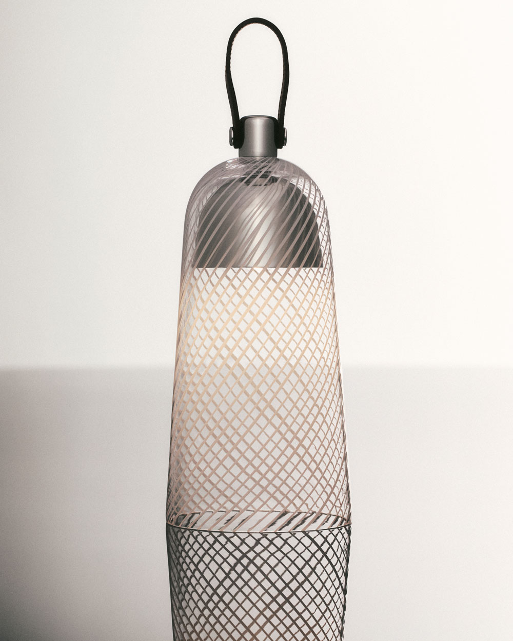 La falda Corolle de Dior convertida en lámpara