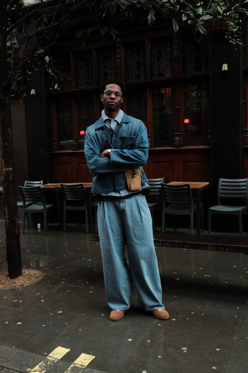 Elisa Boto y Louie Akinwale stylean lo nuevo de Levi's