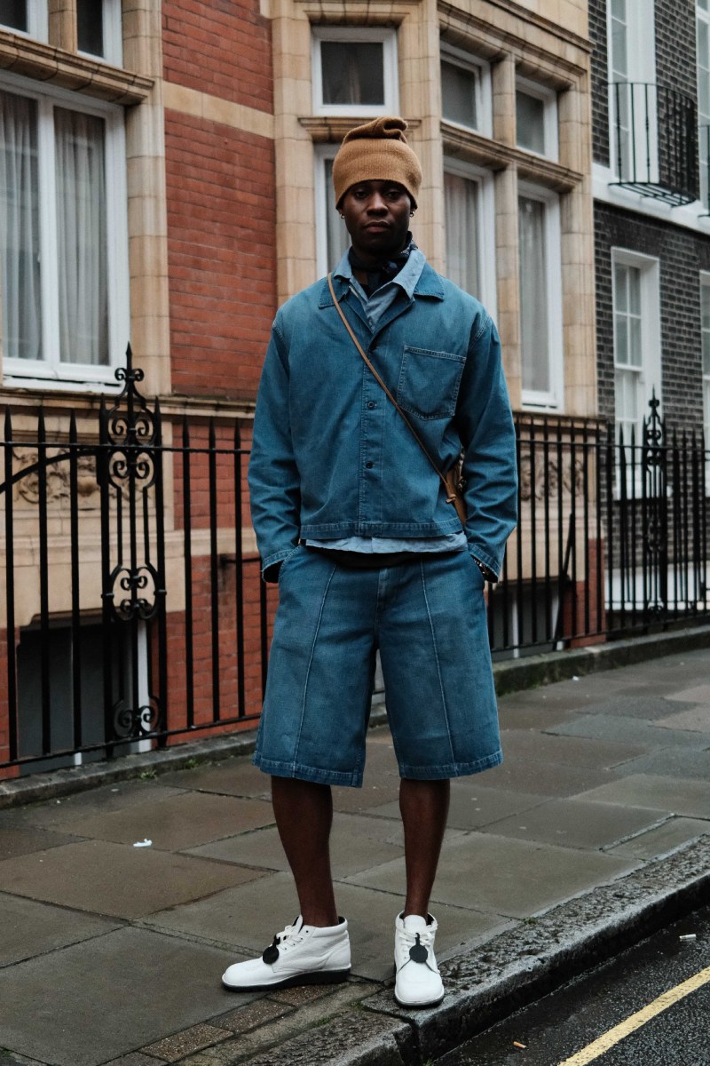 Elisa Boto y Louie Akinwale stylean lo nuevo de Levi's