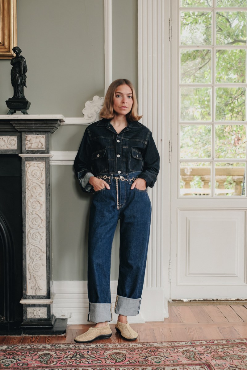 Elisa Boto y Louie Akinwale stylean lo nuevo de Levi's