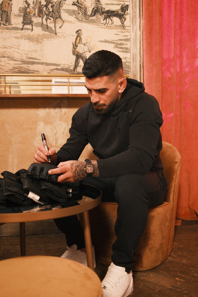 Ilia Topuria y JD Sports la lían con flamenco y streetwear