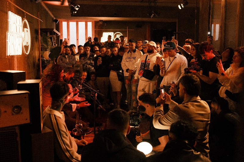 Ilia Topuria y JD Sports la lían con flamenco y streetwear