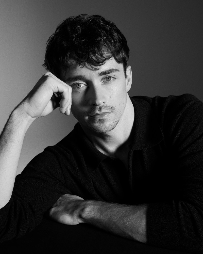 Charles Leclerc conduce y gana con el equipo L’Oréal Paris