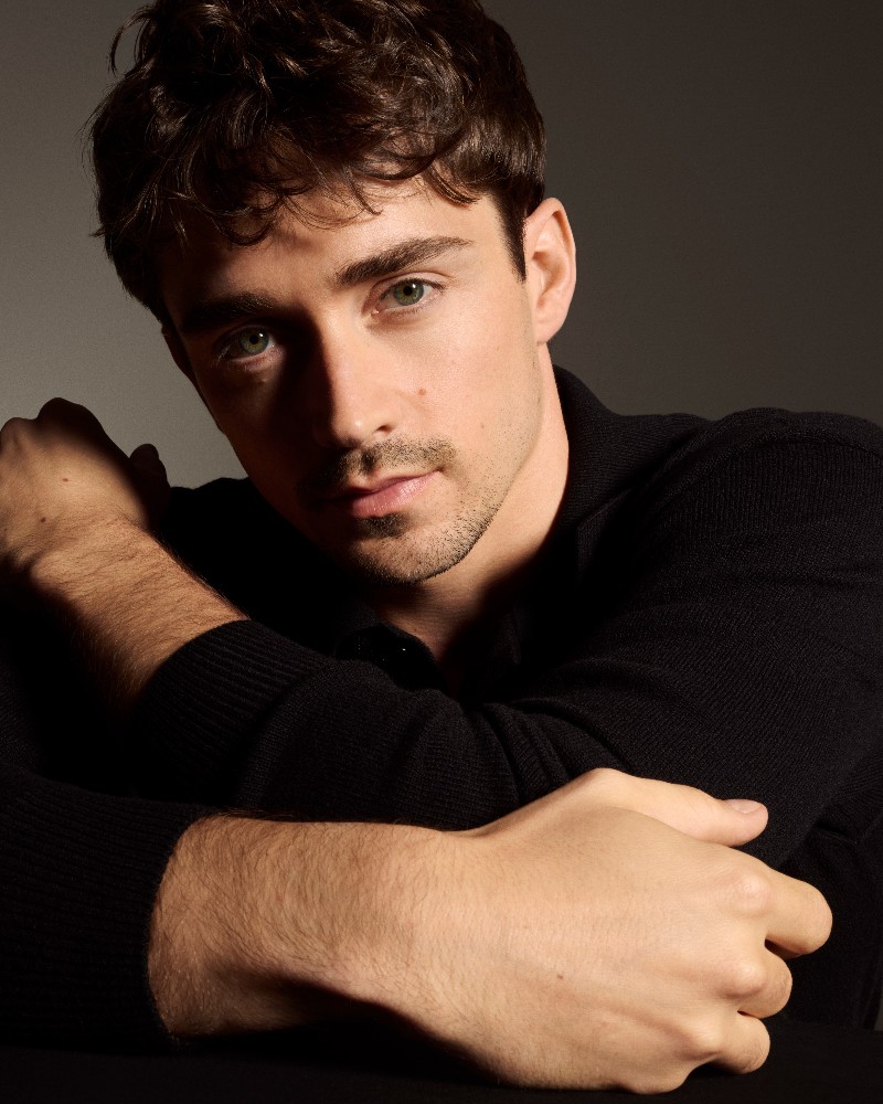 Charles Leclerc conduce y gana con el equipo L’Oréal Paris