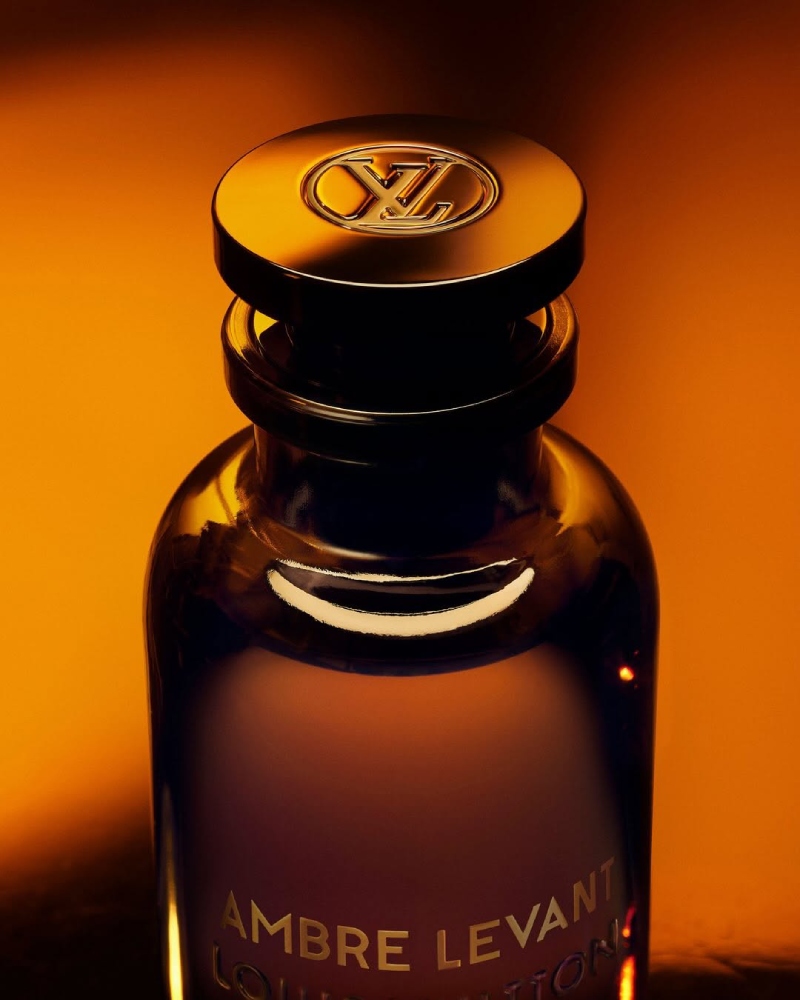 Louis Vuitton pinta un atardecer oriental con ámbar y Oud