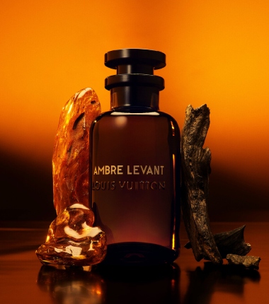 Louis Vuitton pinta un atardecer oriental con ámbar y Oud