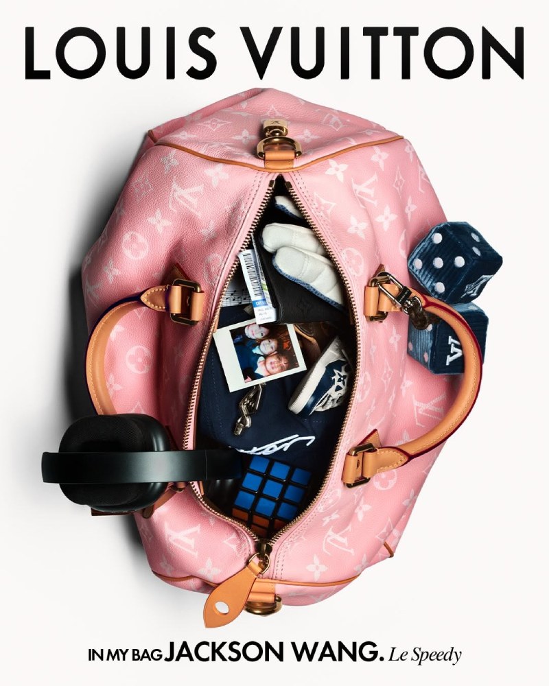 Esto es lo que los famosos llevan dentro de su Speedy P9