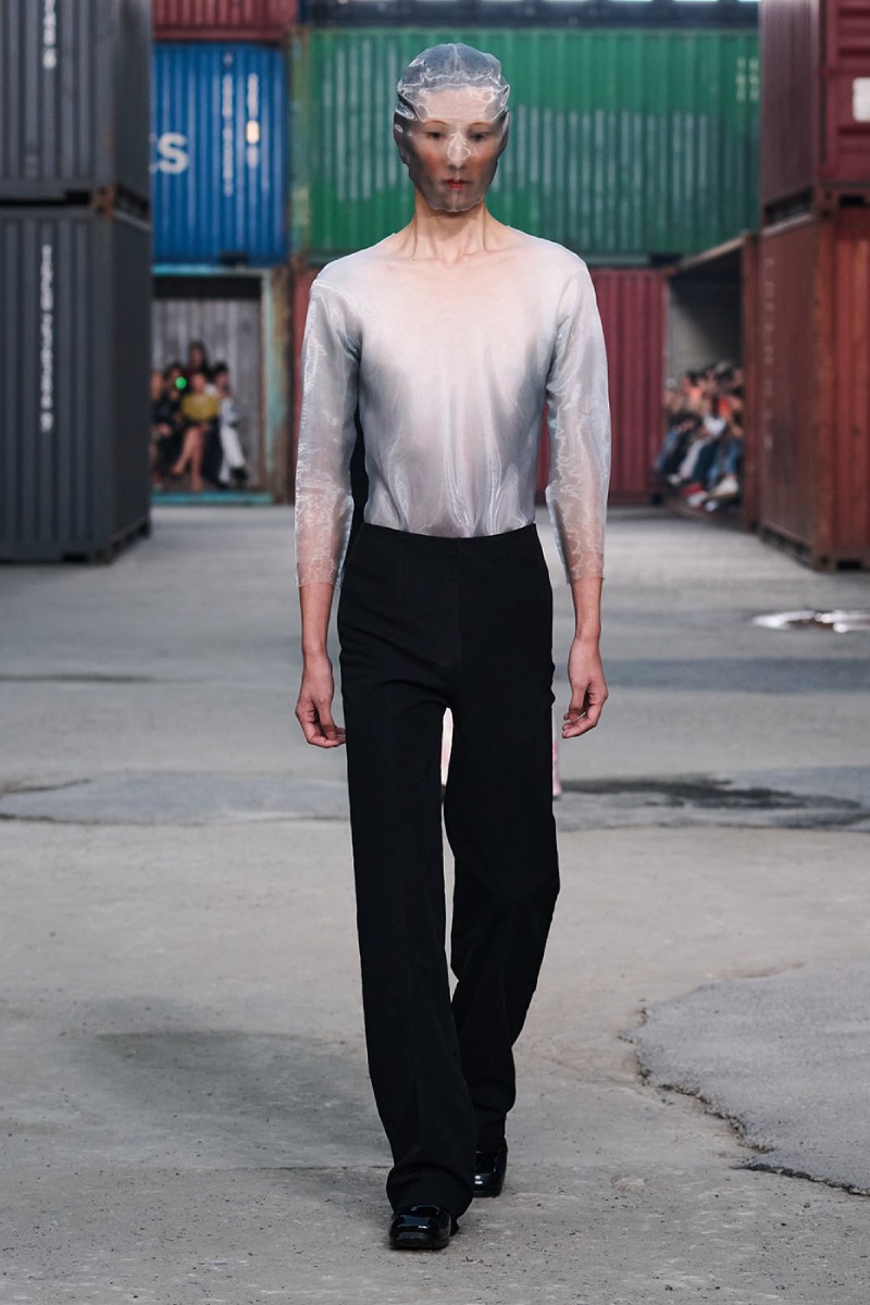 Glenn Martens continúa con su avant-garde para Margiela