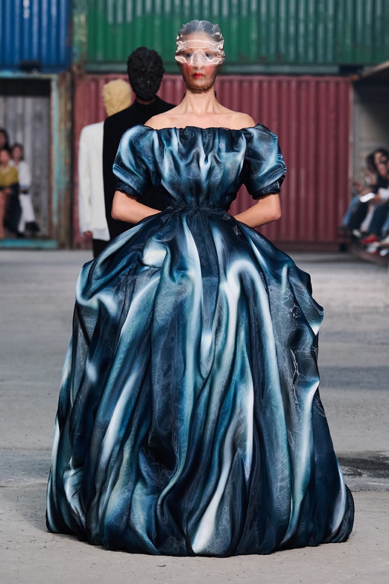 Glenn Martens continúa con su avant-garde para Margiela