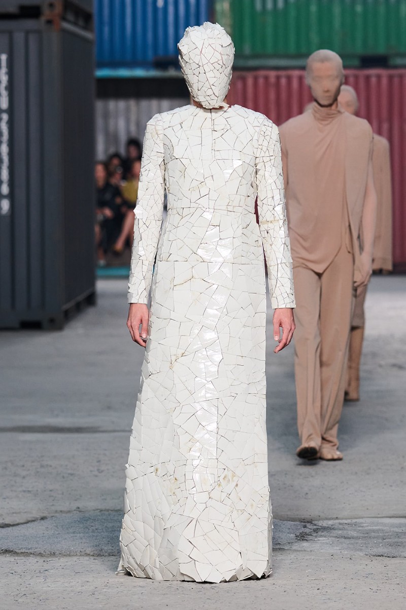 Glenn Martens continúa con su avant-garde para Margiela