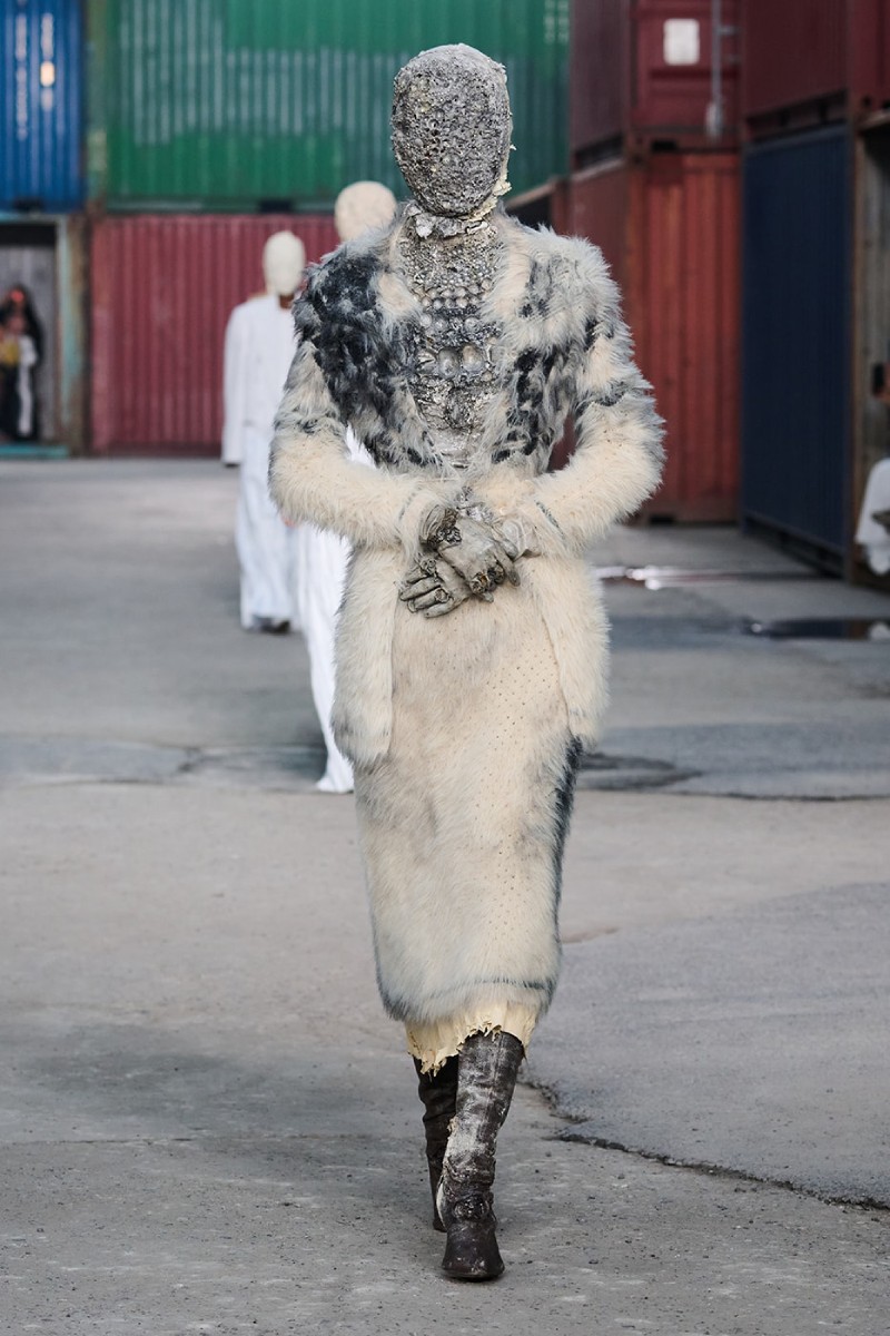 Glenn Martens continúa con su avant-garde para Margiela