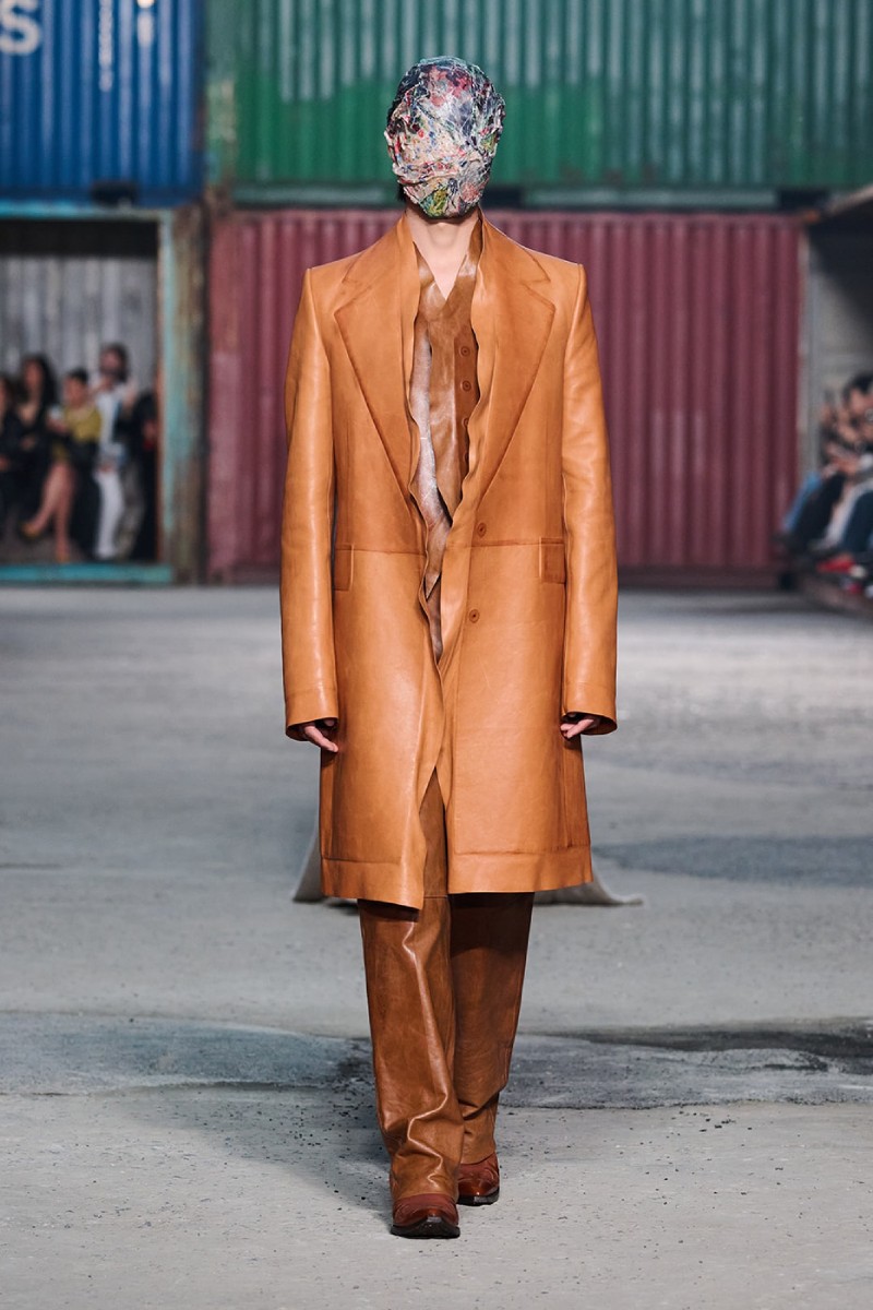 Glenn Martens continúa con su avant-garde para Margiela