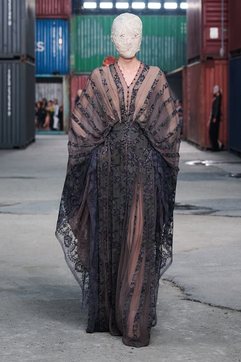 Glenn Martens continúa con su avant-garde para Margiela