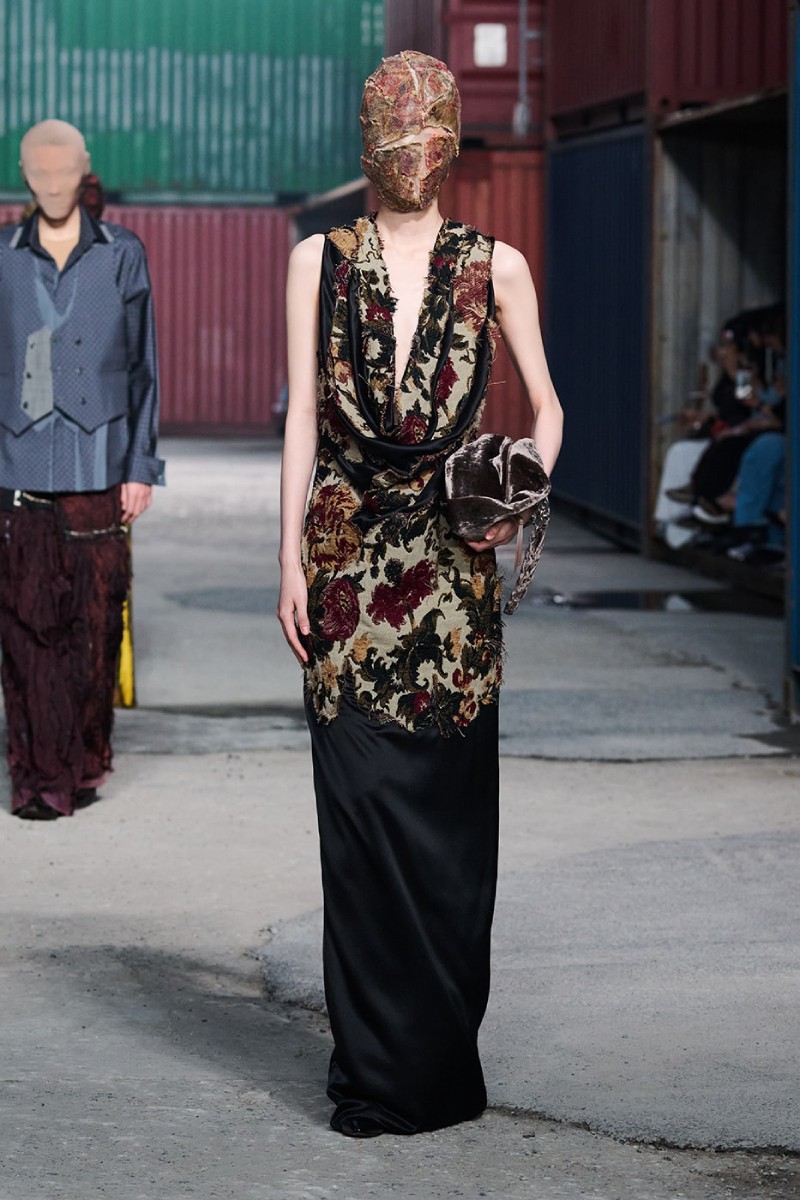 Glenn Martens continúa con su avant-garde para Margiela