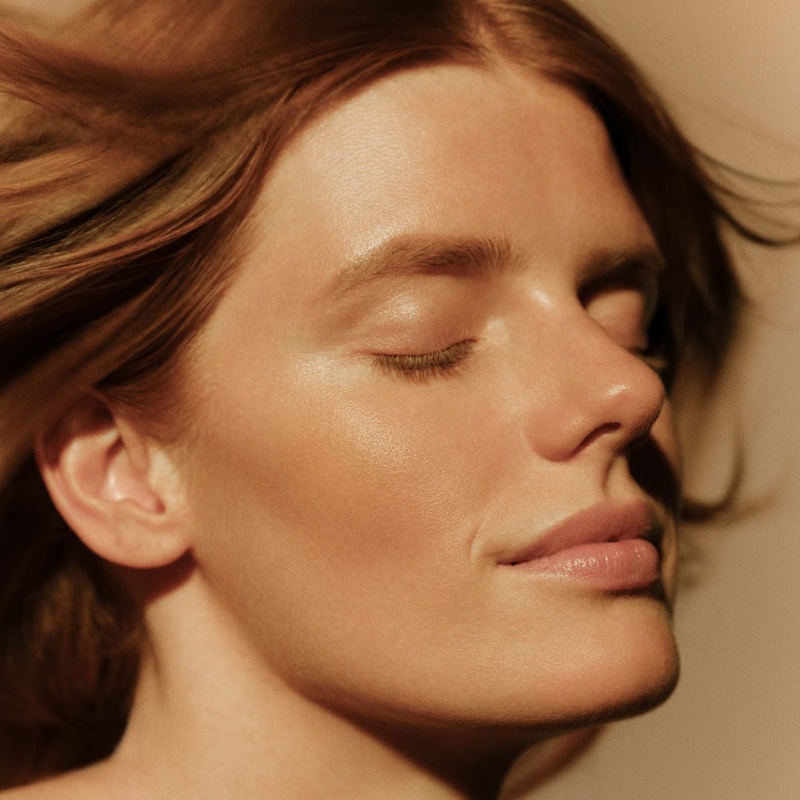 El efecto sol lo harás con el maquillaje natural de Sisley