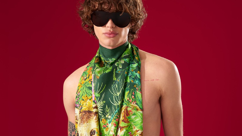Gucci revive sus pañuelos de seda más icónicos para 2026