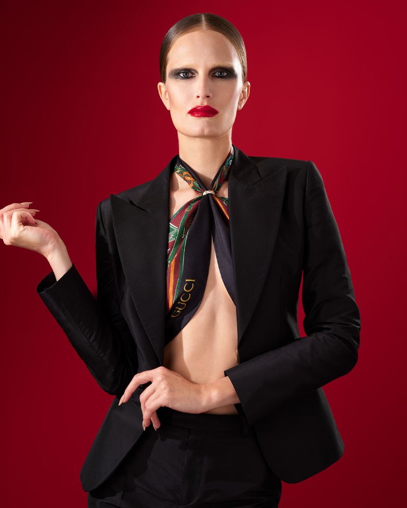 Gucci revive sus pañuelos de seda más icónicos para 2026