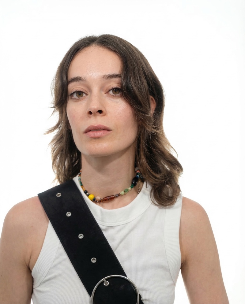 Paula Cánovas del Vas rompe el voyeurismo con moda visible