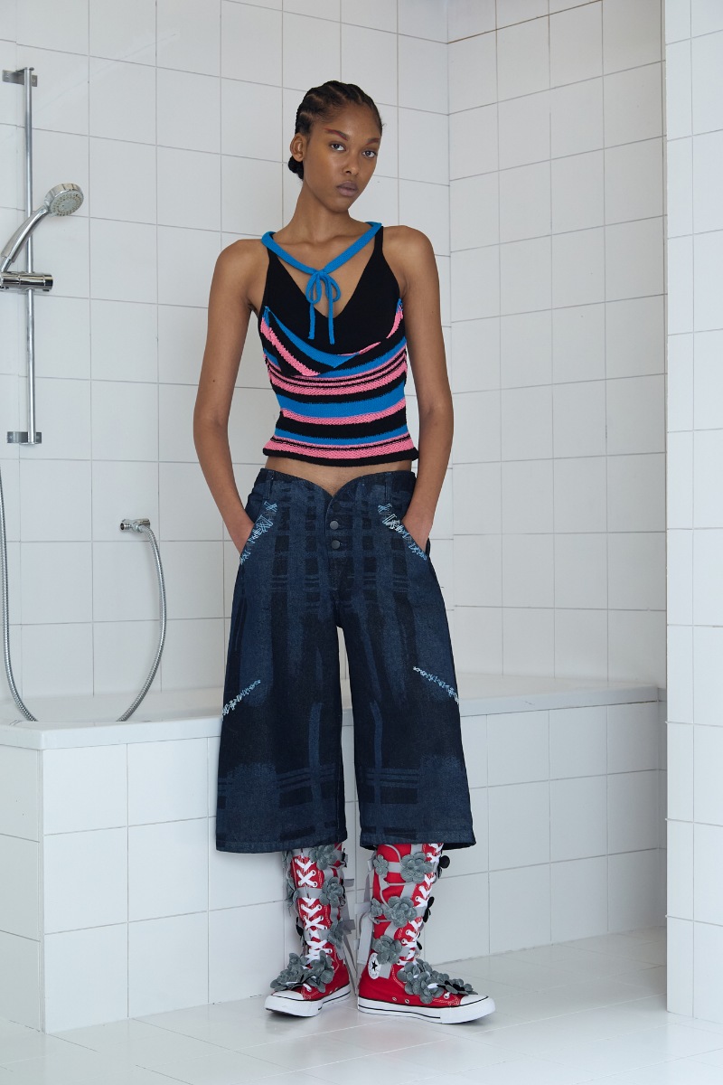 Paula Cánovas del Vas rompe el voyeurismo con moda visible