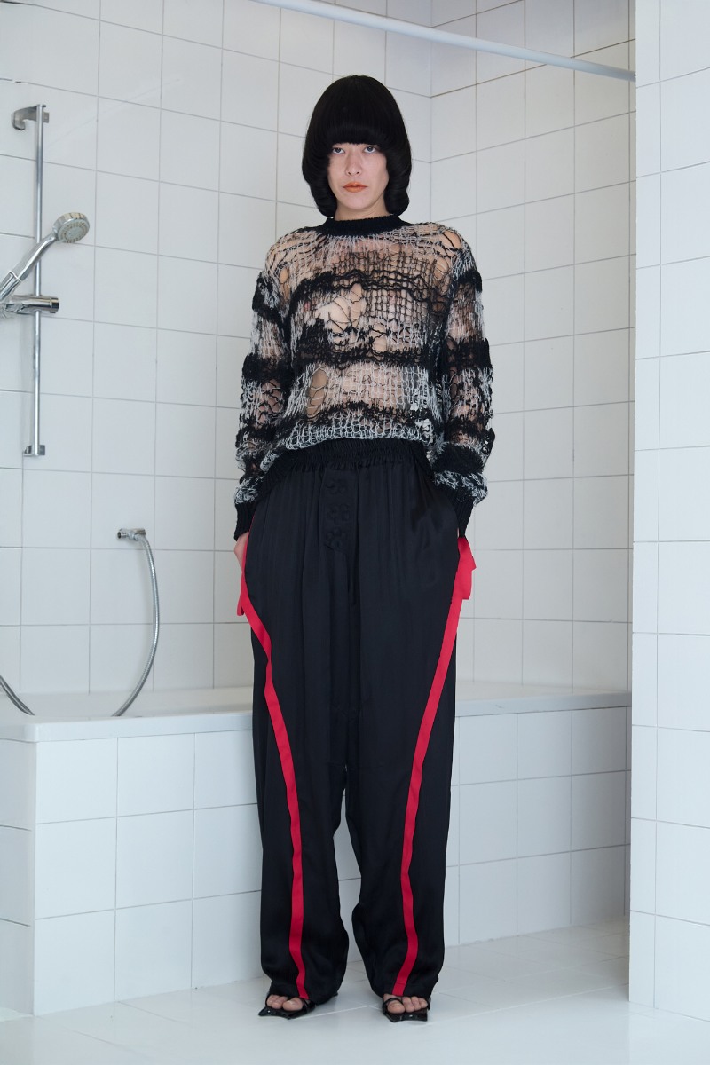 Paula Cánovas del Vas rompe el voyeurismo con moda visible