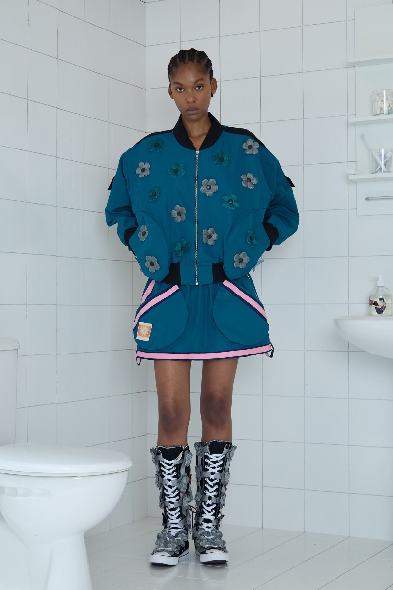 Paula Cánovas del Vas rompe el voyeurismo con moda visible