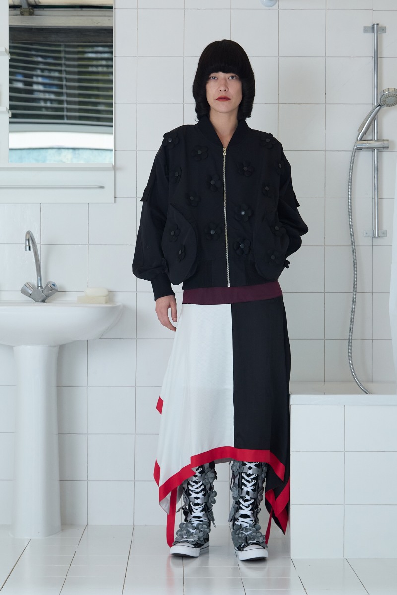 Paula Cánovas del Vas rompe el voyeurismo con moda visible