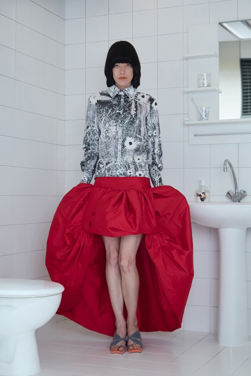 Paula Cánovas del Vas rompe el voyeurismo con moda visible