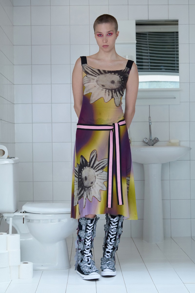 Paula Cánovas del Vas rompe el voyeurismo con moda visible