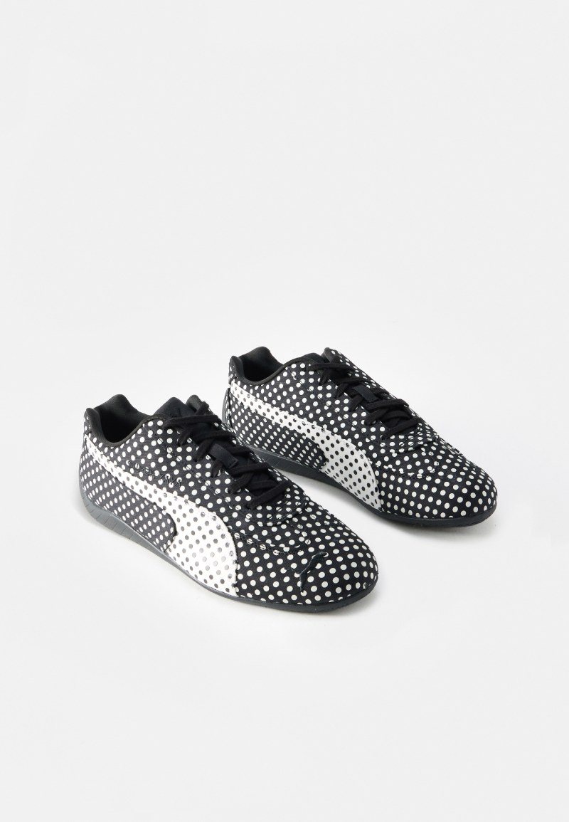 Super Yaya explora contrastes y feminidad con las Speedcat