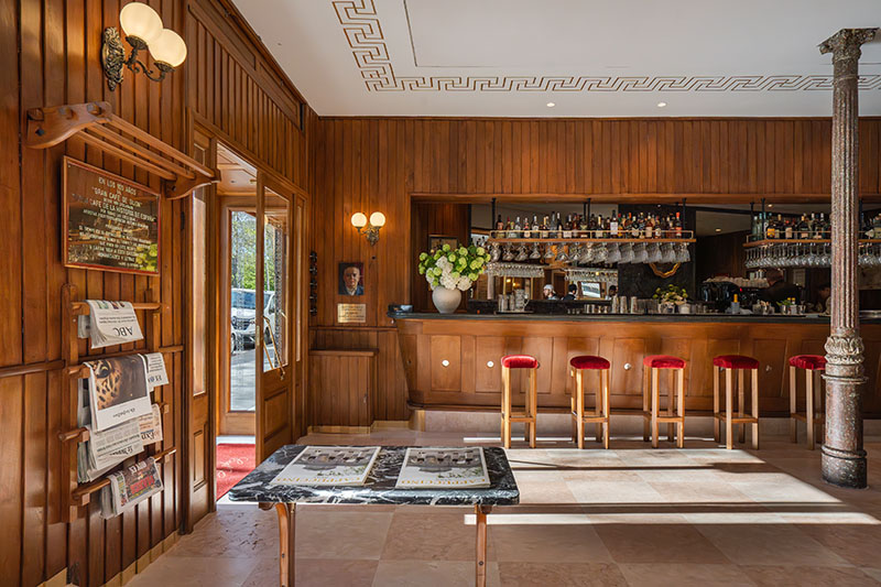 Reapertura del Café Gijón: espacio fiel, cocina desfigurada