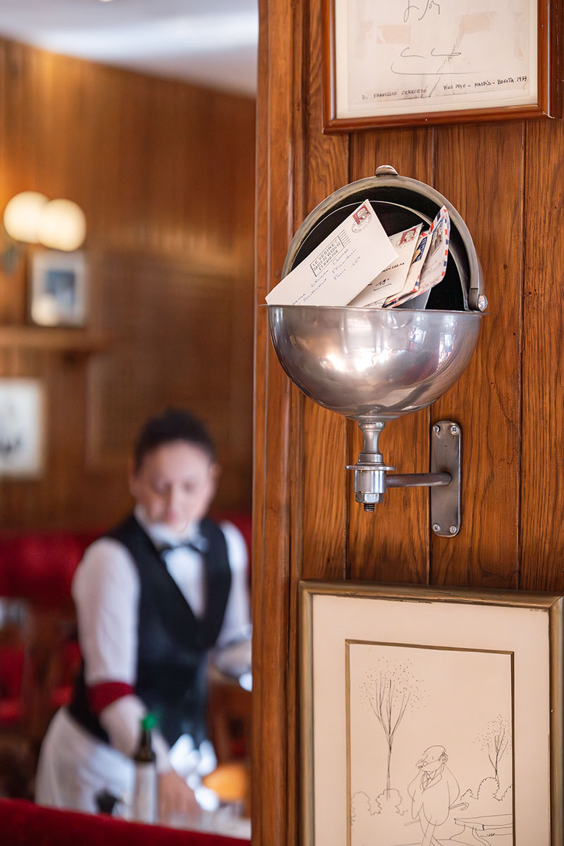 Reapertura del Café Gijón: espacio fiel, cocina desfigurada