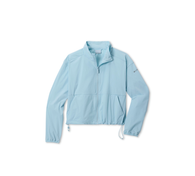 Columbia hace que las mujeres lleven outerwear en primavera