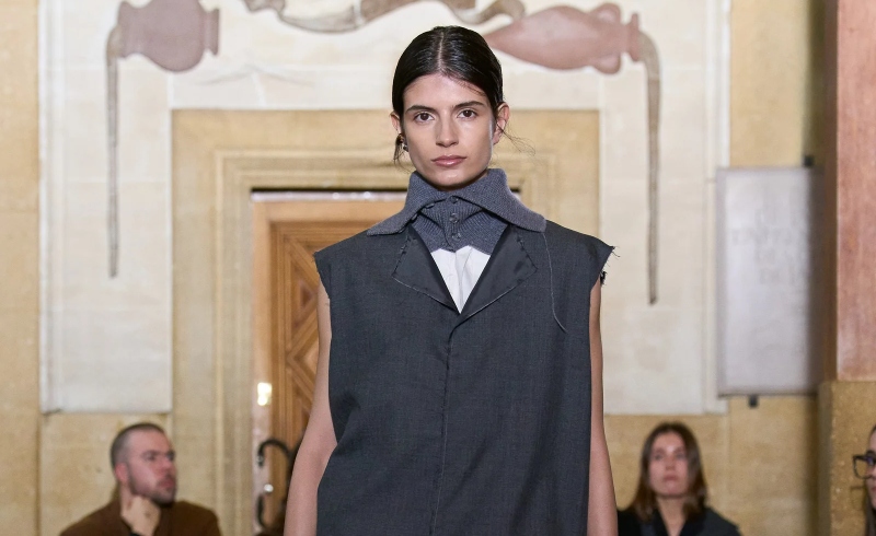 Sonia Carrasco redefine la sastrería emocional con rigor