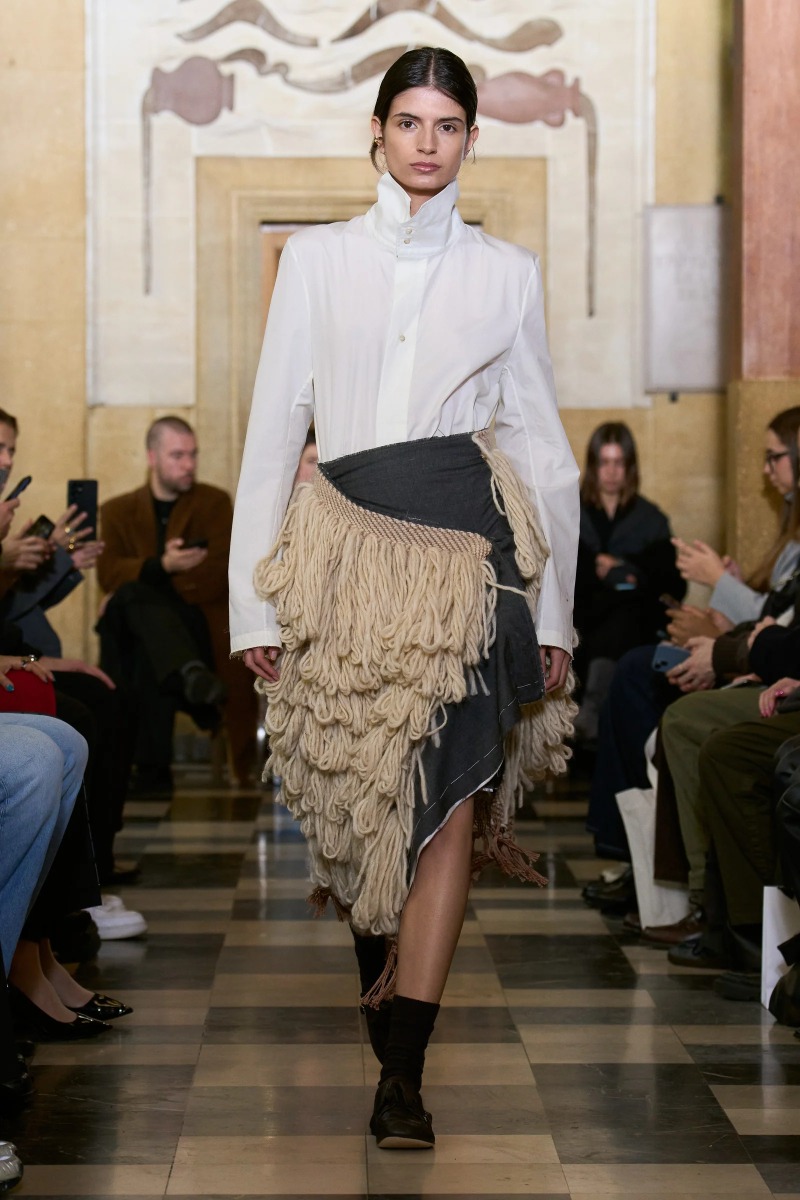 Sonia Carrasco redefine la sastrería emocional con rigor