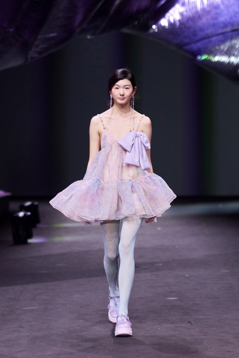 Si te gusta lo etéreo y romántico, necesitas a Susan Fang