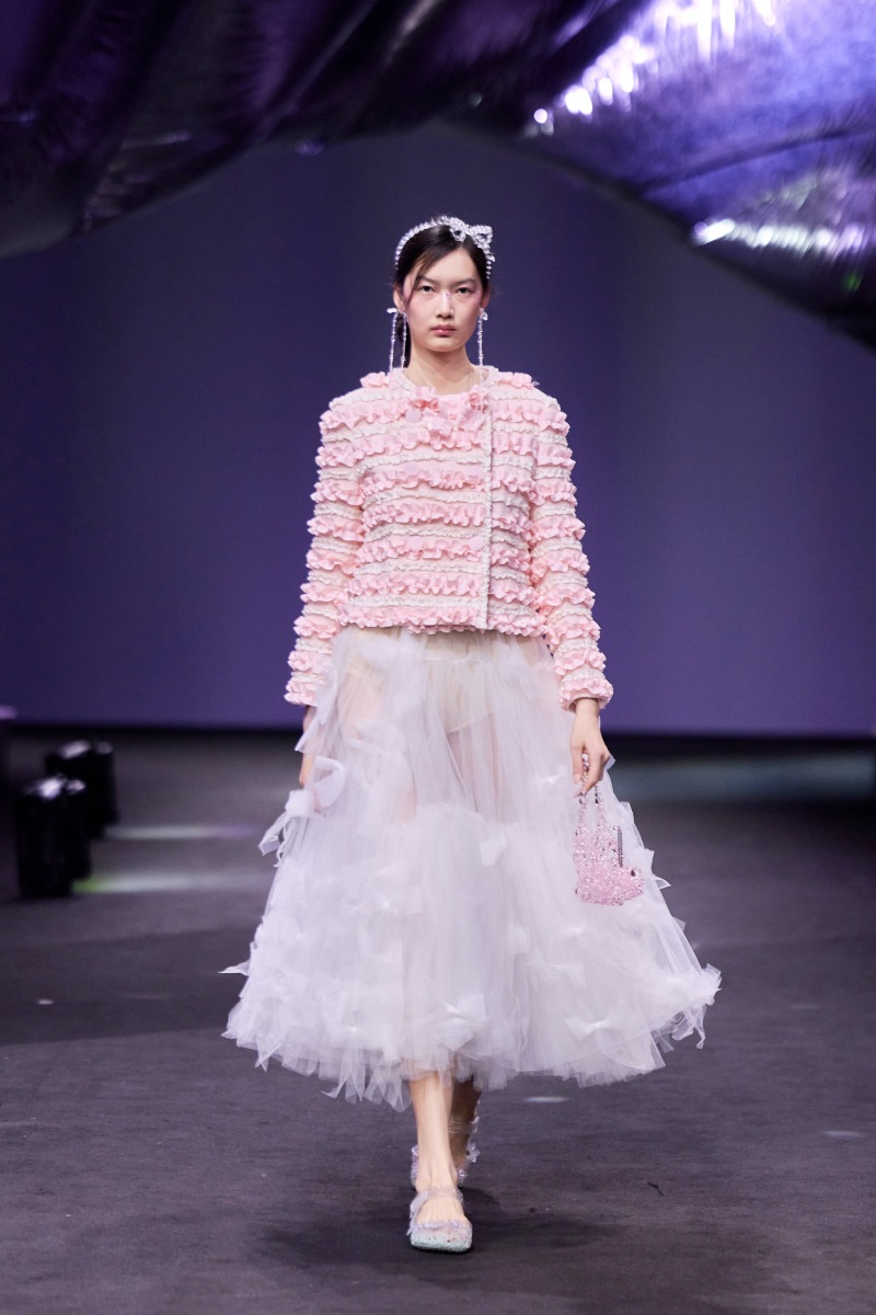 Si te gusta lo etéreo y romántico, necesitas a Susan Fang