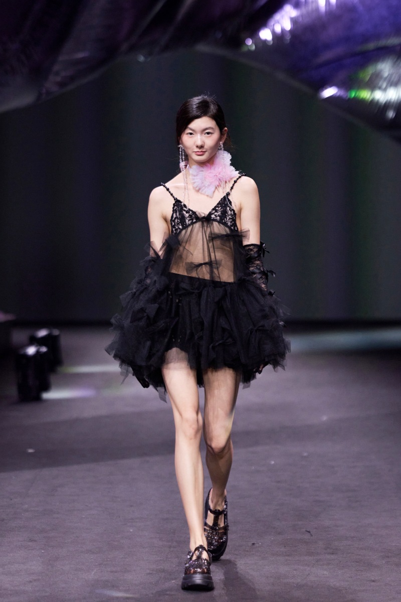 Si te gusta lo etéreo y romántico, necesitas a Susan Fang