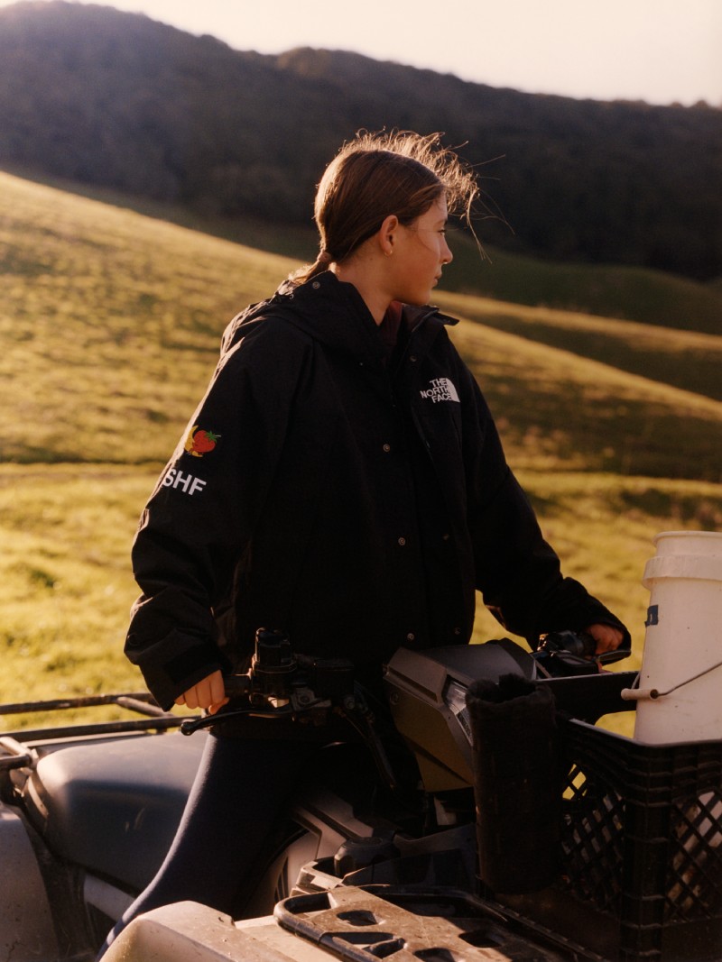 Esta colaboración de TNF se hizo para disfrutar el campo