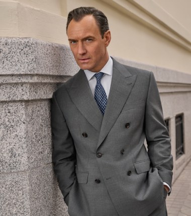 Tienes que aprender a llevar traje como Jude Law