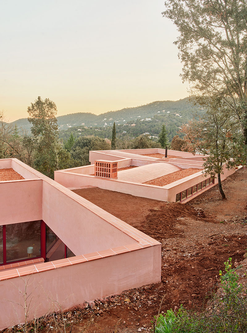 Twobo crea Casa Sota la Mola, integrada en Matadepera