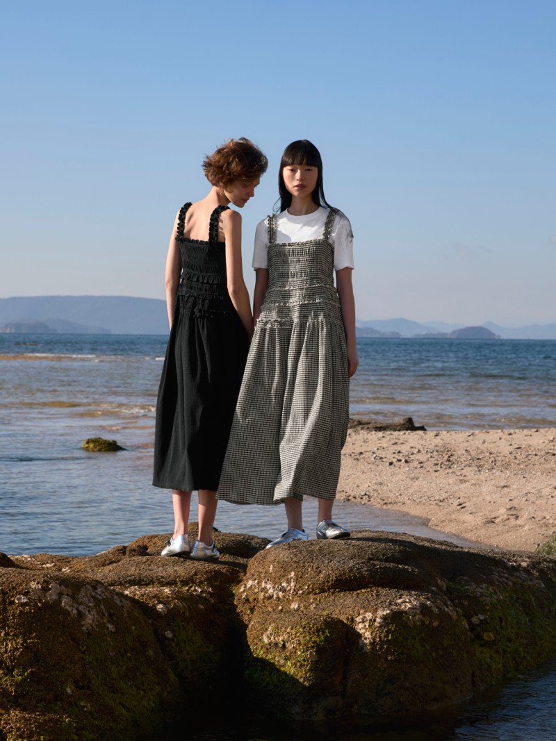 Uniqlo y Cecilie Bahnsen nos dan romanticismo cotidiano