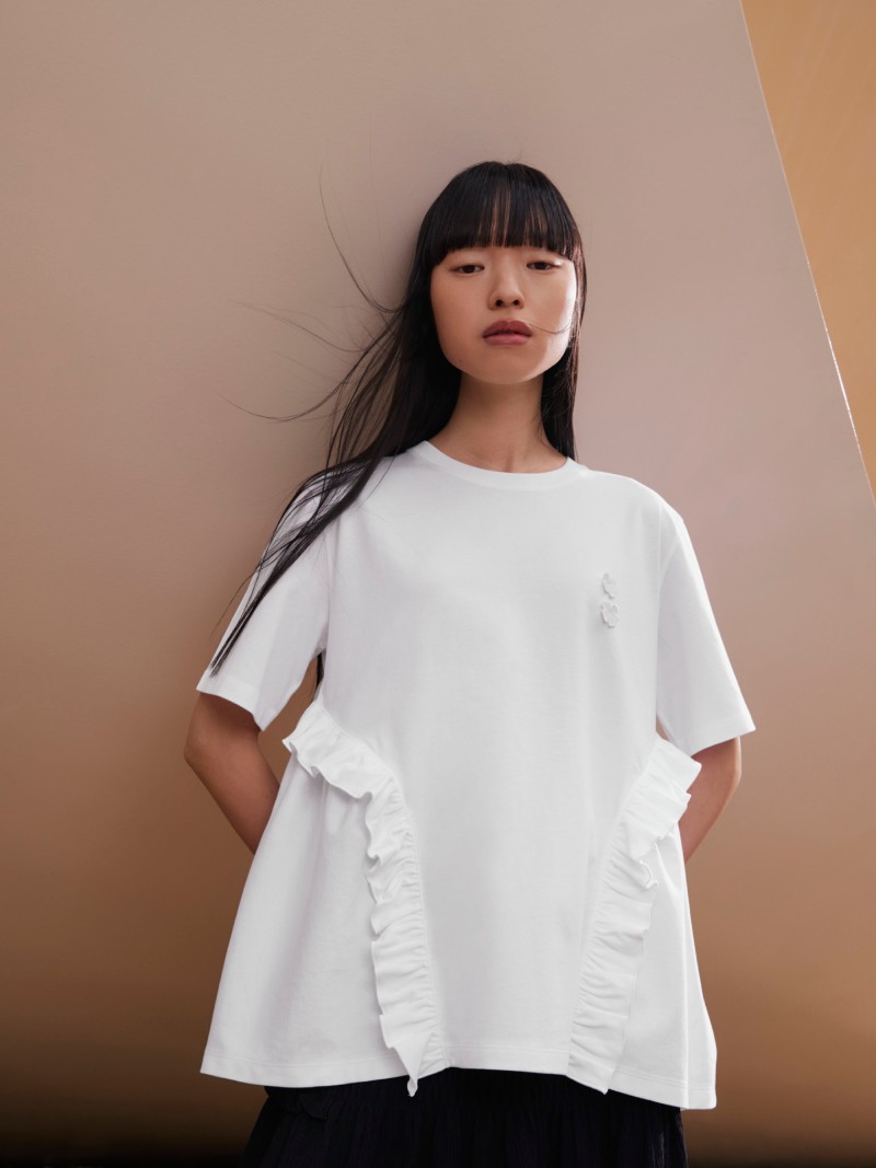 Uniqlo y Cecilie Bahnsen nos dan romanticismo cotidiano