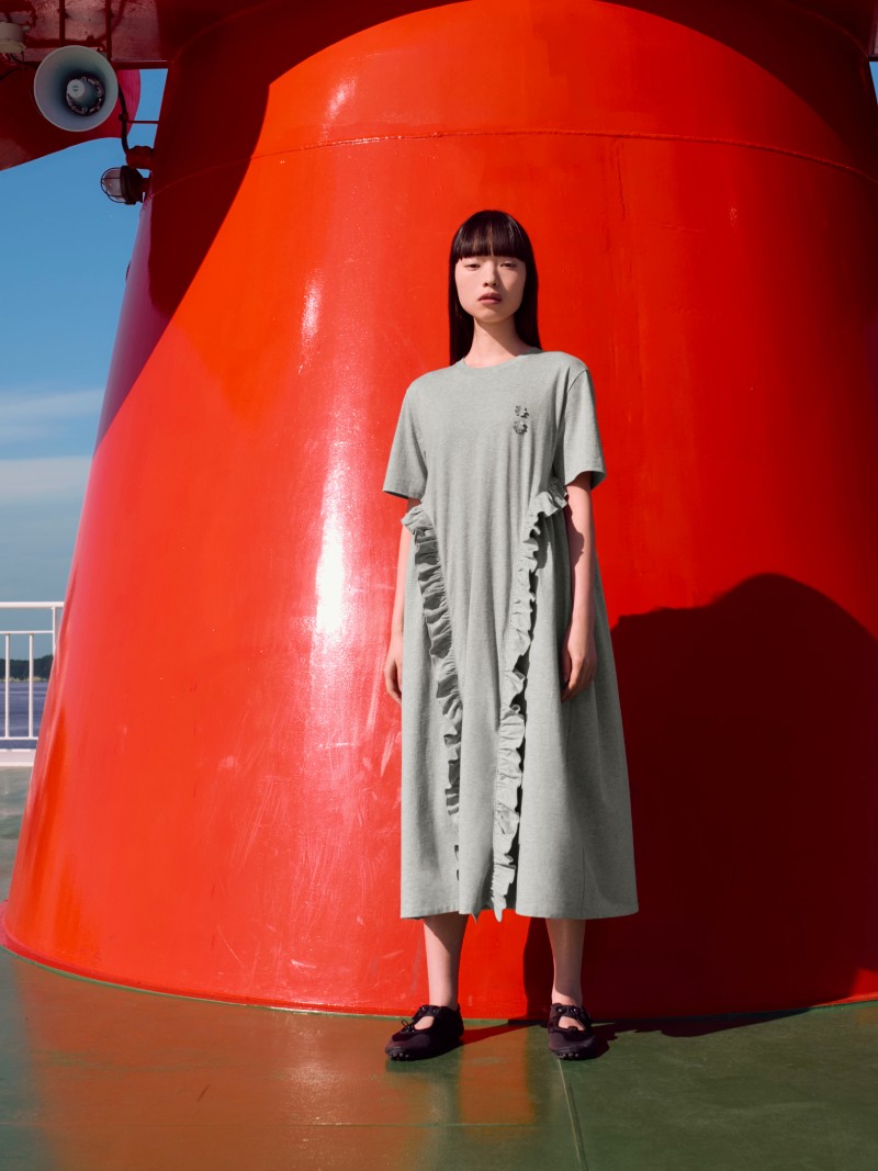 Uniqlo y Cecilie Bahnsen nos dan romanticismo cotidiano