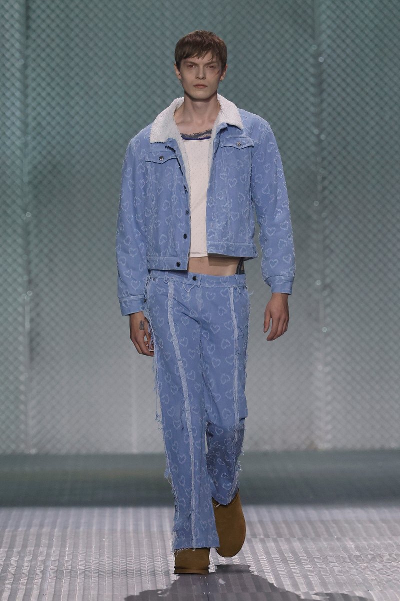 Víctor Von Schwarz en 080 Barcelona Fashion vuelve muy cute